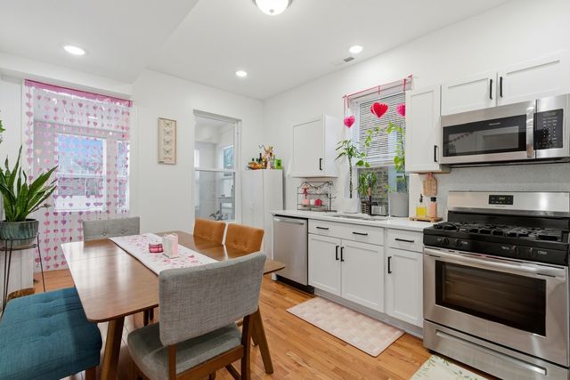 4444 S Campbell Avenue, Chicago, IL 60632