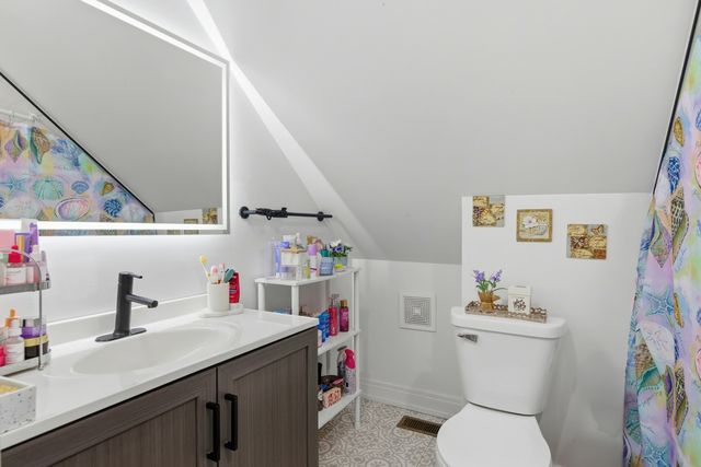 4444 S Campbell Avenue, Chicago, IL 60632