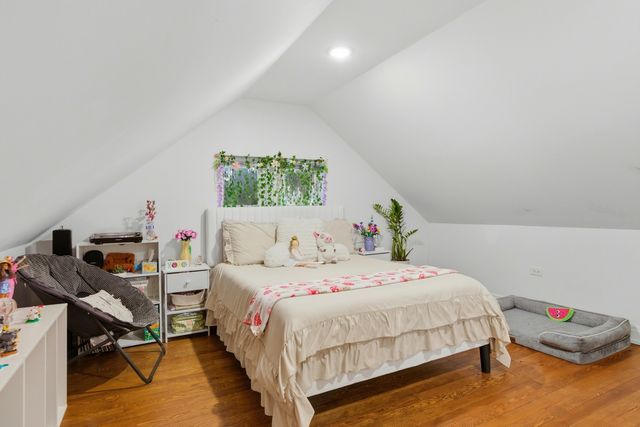 4444 S Campbell Avenue, Chicago, IL 60632