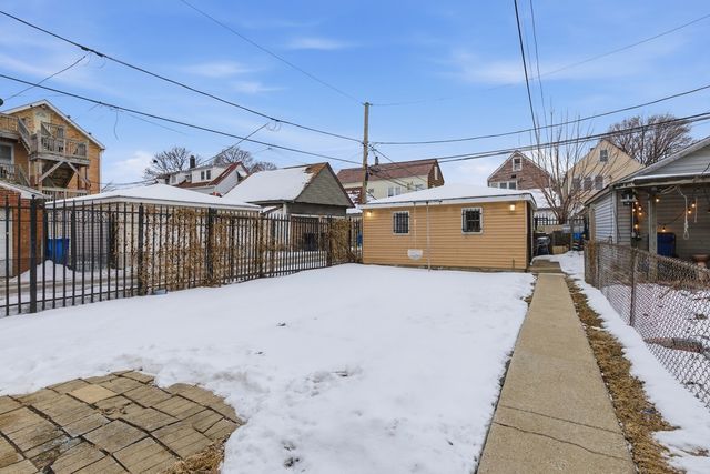 4444 S Campbell Avenue, Chicago, IL 60632