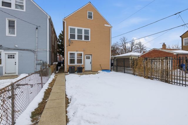 4444 S Campbell Avenue, Chicago, IL 60632