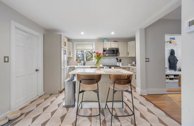 3 Fellsmere Ave, Wakefield, MA 01880