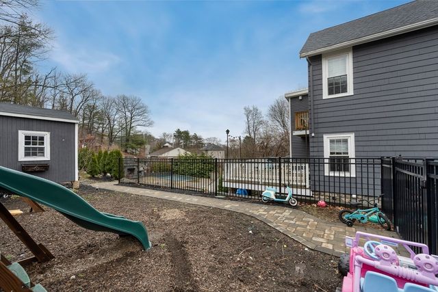 3 Fellsmere Ave, Wakefield, MA 01880