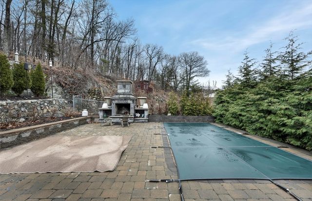 3 Fellsmere Ave, Wakefield, MA 01880