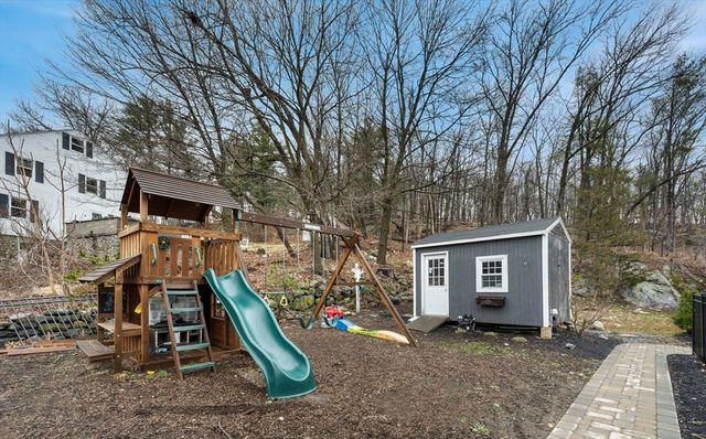 3 Fellsmere Ave, Wakefield, MA 01880