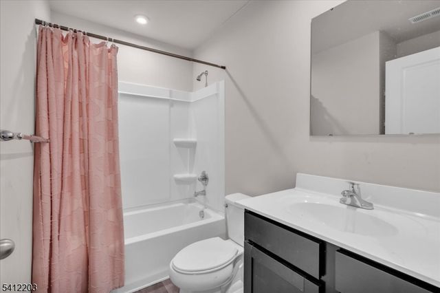 79 Burr St, Monroe Twp., NJ 08094