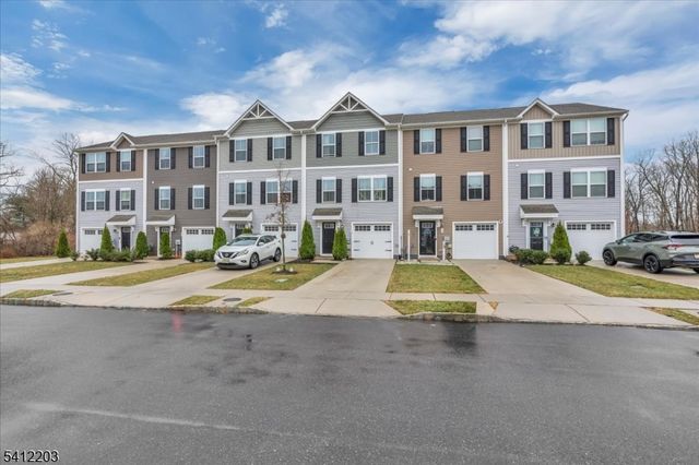 79 Burr St, Monroe Twp., NJ 08094