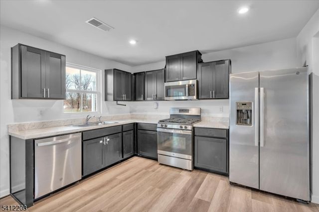 79 Burr St, Monroe Twp., NJ 08094