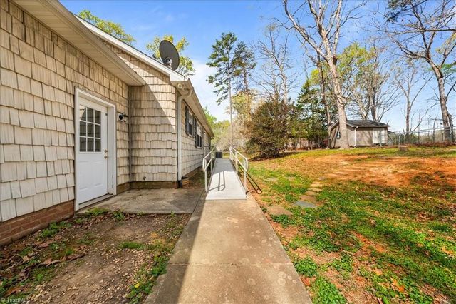 5150 Dogwood Trail, Asheboro, NC 27205