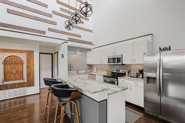 2220 S Harwood Street 206, Dallas, TX 75215