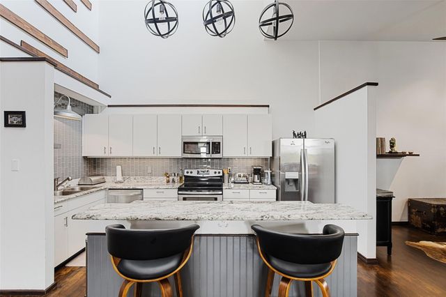 2220 S Harwood Street 206, Dallas, TX 75215