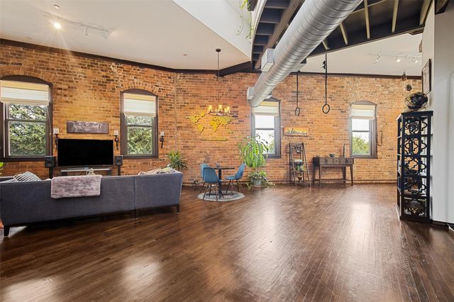 2220 S Harwood Street 206, Dallas, TX 75215