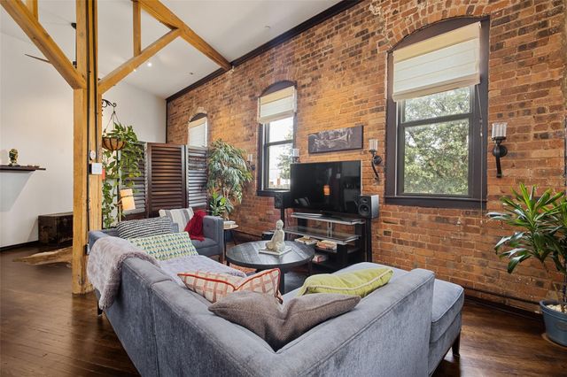 2220 S Harwood Street 206, Dallas, TX 75215