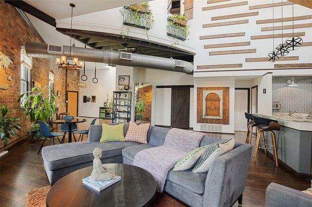 2220 S Harwood Street 206, Dallas, TX 75215