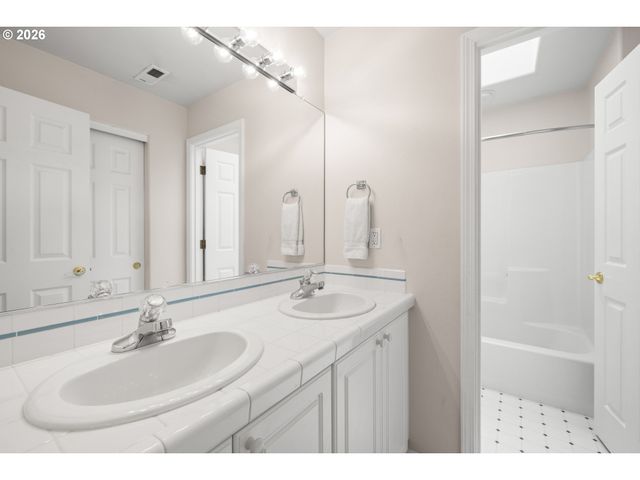 4233 Sw 28TH Ct, Gresham, OR 97080
