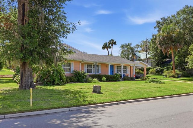 936 N BAKER STREET, Mount Dora, FL 32757