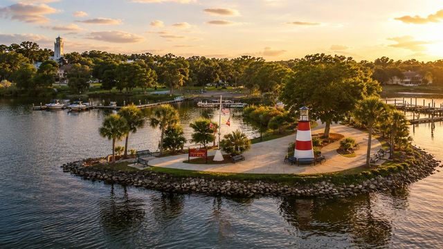 936 N BAKER STREET, Mount Dora, FL 32757