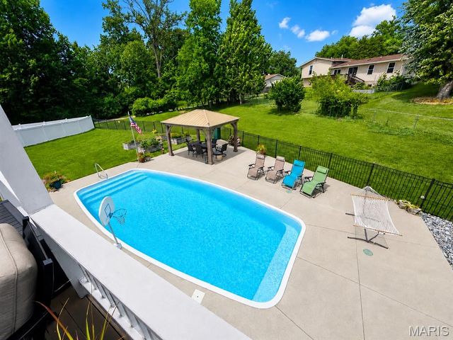 3 Savannah Court, St Peters, MO 63376