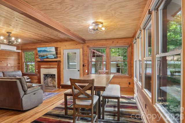 61 Bo Diddly Lane, Cedar Mountain, NC 28718