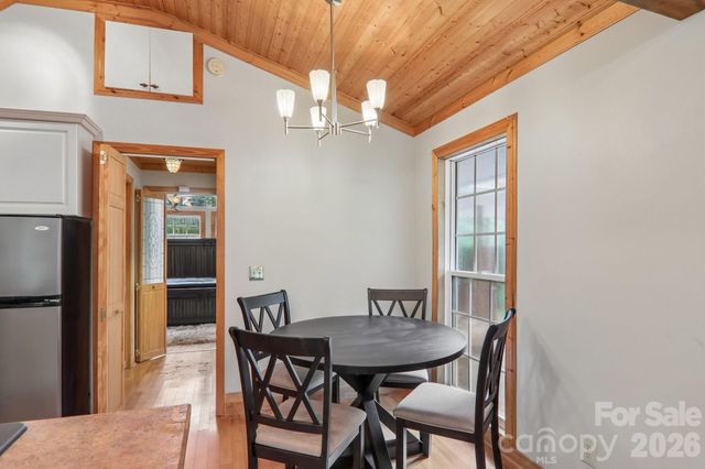61 Bo Diddly Lane, Cedar Mountain, NC 28718