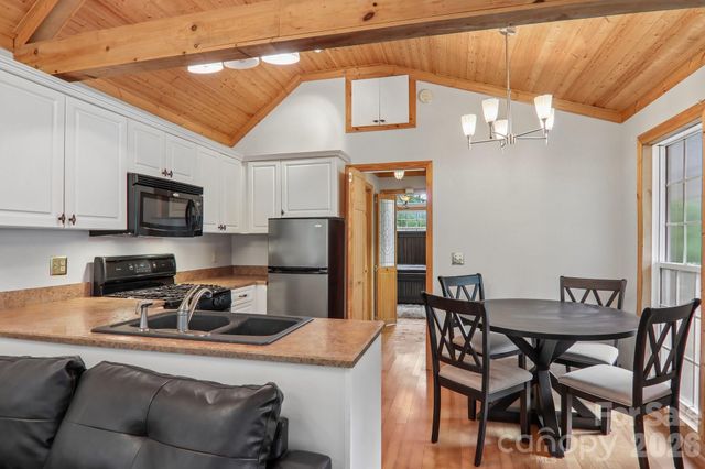 61 Bo Diddly Lane, Cedar Mountain, NC 28718