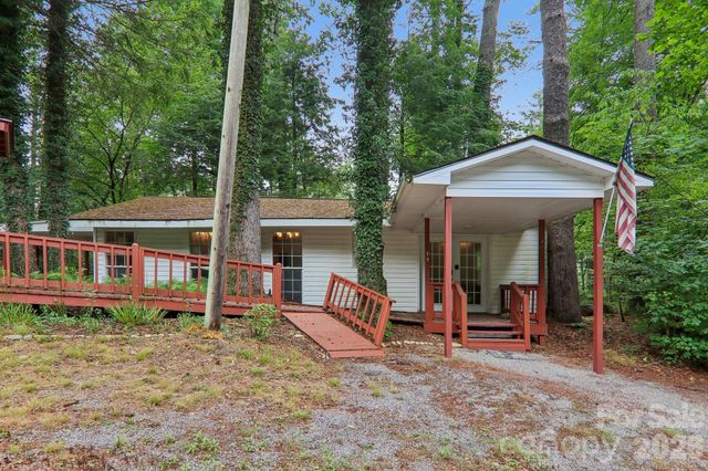 61 Bo Diddly Lane, Cedar Mountain, NC 28718