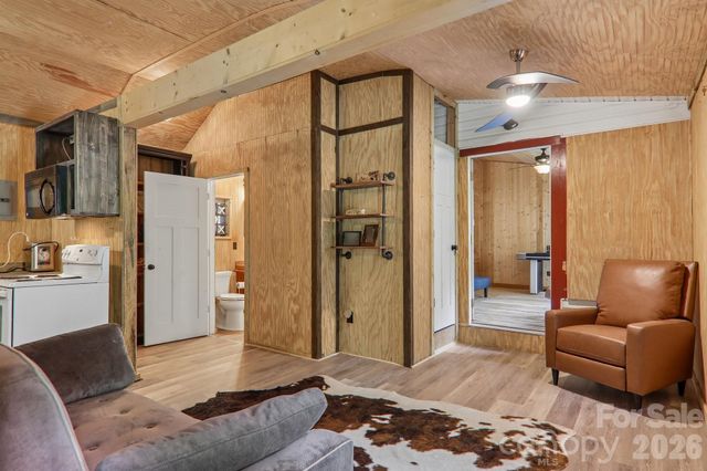 61 Bo Diddly Lane, Cedar Mountain, NC 28718