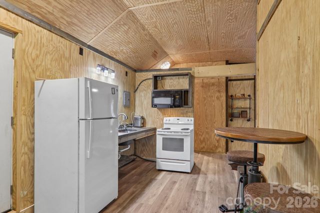 61 Bo Diddly Lane, Cedar Mountain, NC 28718