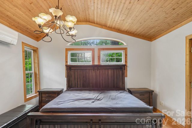 61 Bo Diddly Lane, Cedar Mountain, NC 28718