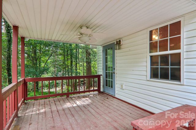 61 Bo Diddly Lane, Cedar Mountain, NC 28718