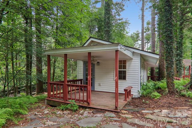 61 Bo Diddly Lane, Cedar Mountain, NC 28718