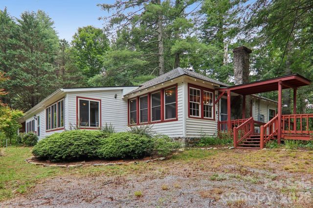 61 Bo Diddly Lane, Cedar Mountain, NC 28718