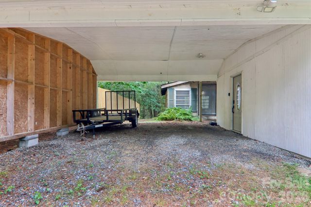61 Bo Diddly Lane, Cedar Mountain, NC 28718