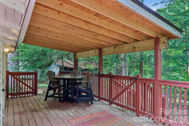 61 Bo Diddly Lane, Cedar Mountain, NC 28718