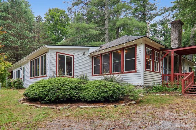 61 Bo Diddly Lane, Cedar Mountain, NC 28718