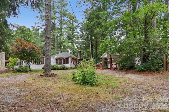 61 Bo Diddly Lane, Cedar Mountain, NC 28718