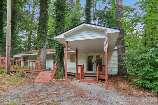 61 Bo Diddly Lane, Cedar Mountain, NC 28718