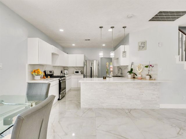 11902 Hueco Tanks Drive, Sugar Land, TX 77498