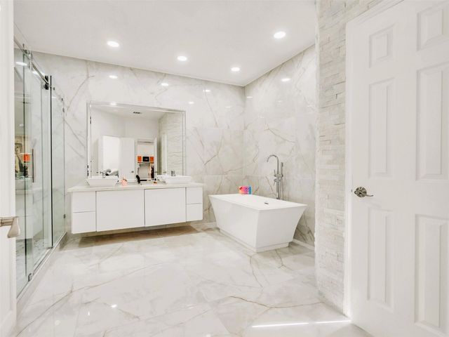 11902 Hueco Tanks Drive, Sugar Land, TX 77498