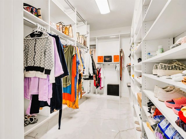 11902 Hueco Tanks Drive, Sugar Land, TX 77498