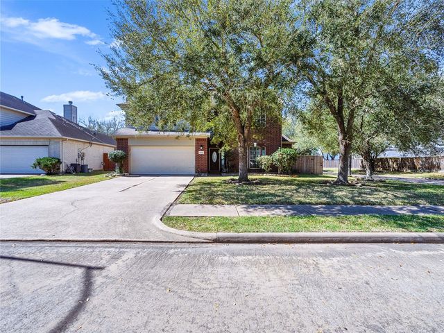 11902 Hueco Tanks Drive, Sugar Land, TX 77498