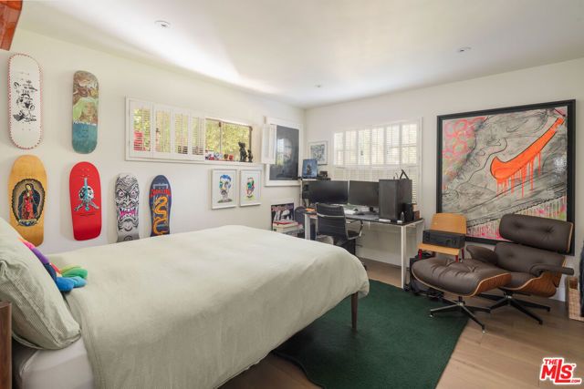 391 N Saltair Avenue, Los Angeles, CA 90049