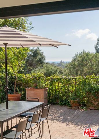 391 N Saltair Avenue, Los Angeles, CA 90049