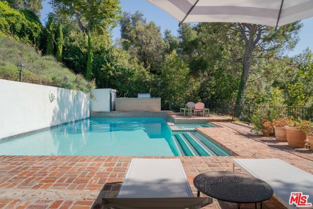 391 N Saltair Avenue, Los Angeles, CA 90049