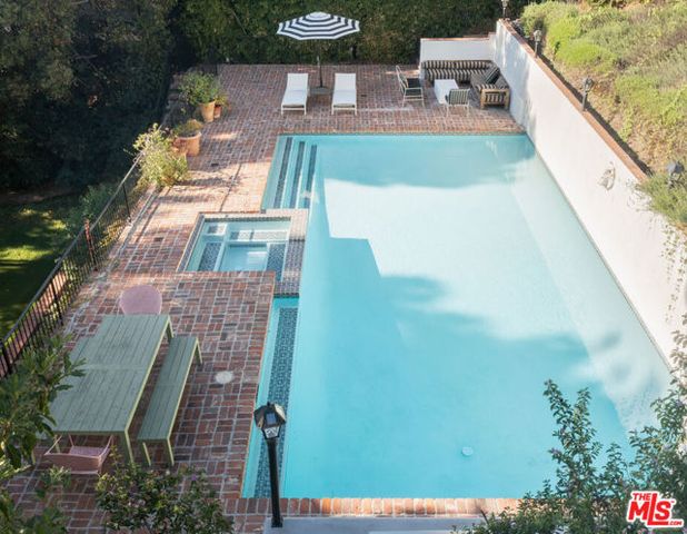 391 N Saltair Avenue, Los Angeles, CA 90049