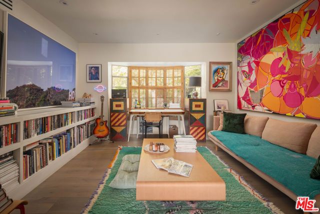 391 N Saltair Avenue, Los Angeles, CA 90049