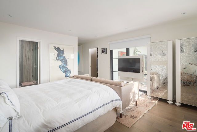 391 N Saltair Avenue, Los Angeles, CA 90049