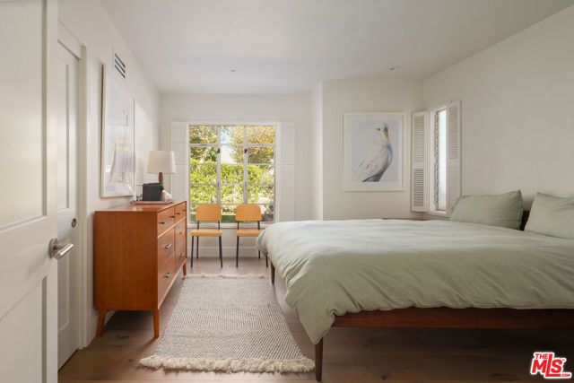 391 N Saltair Avenue, Los Angeles, CA 90049