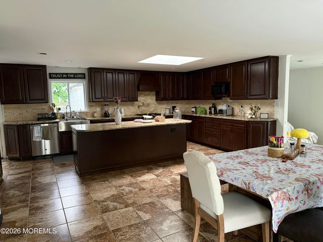500 Freehold Street, Oakhurst, NJ 07755