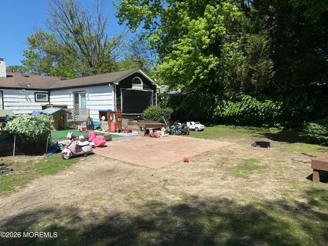500 Freehold Street, Oakhurst, NJ 07755